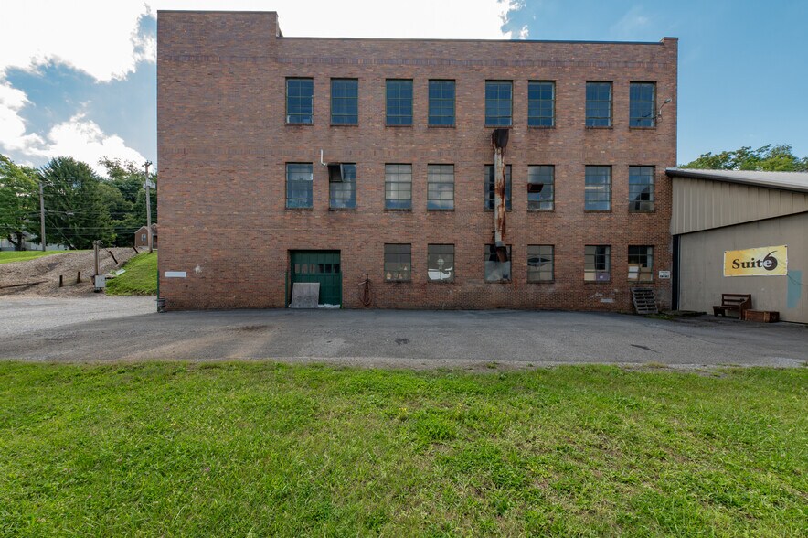 More Photos Of 1114 Speedway Ave, Fairmont Warehouse For Lease