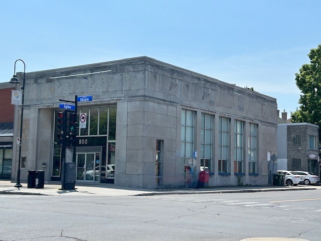 Primary Photo Of 800 Boul Décarie, Saint-Laurent Storefront For Sale