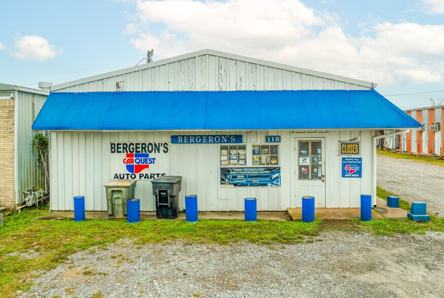 More Photos Of 118 N Hollywood Rd, Houma Self Storage For Sale