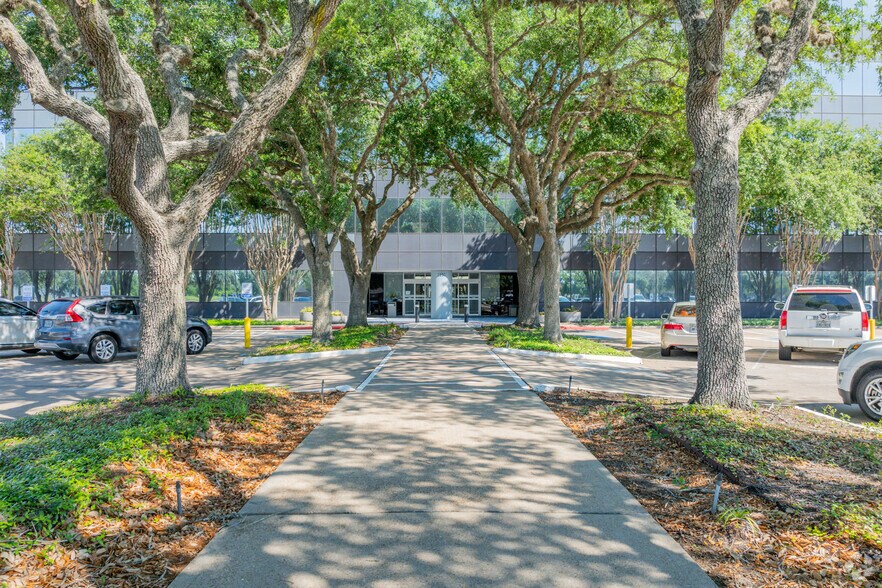 More Photos Of 1150 Gemini St, Houston Office For Lease