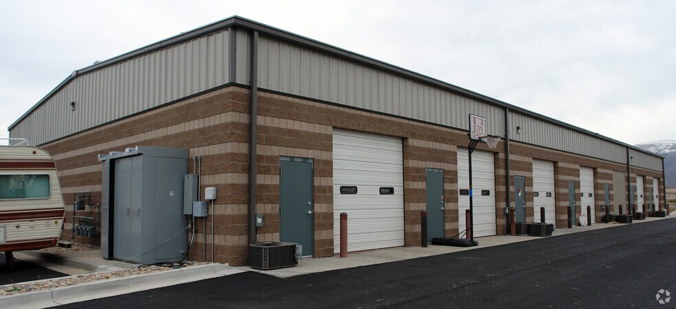 More Photos Of 570-575 E 1700 S, Clearfield Warehouse For Lease