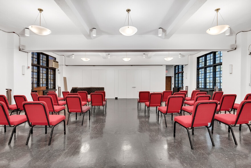 More Photos Of 106 E 86th St, New York Schools For Lease