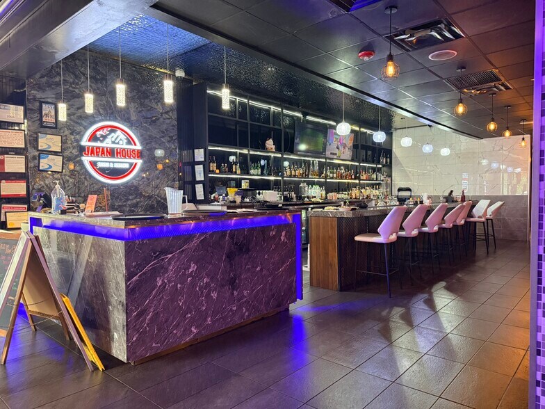 More Photos Of 2100 W White Oaks Dr, Springfield Restaurant For Sale