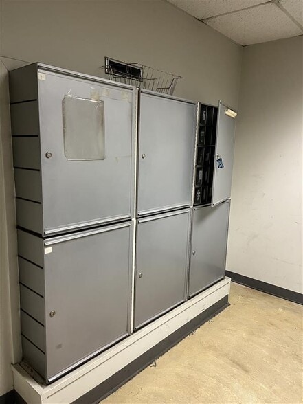 More Photos Of 75 Ransier Dr, Buffalo Truck Terminal For Sale