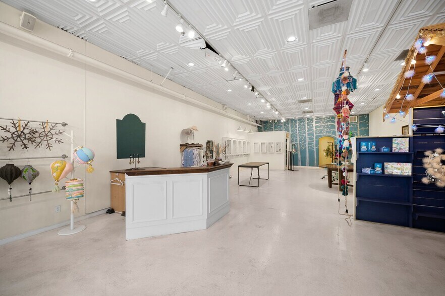 More Photos Of 1211 Pine St, Paso Robles Storefront For Lease