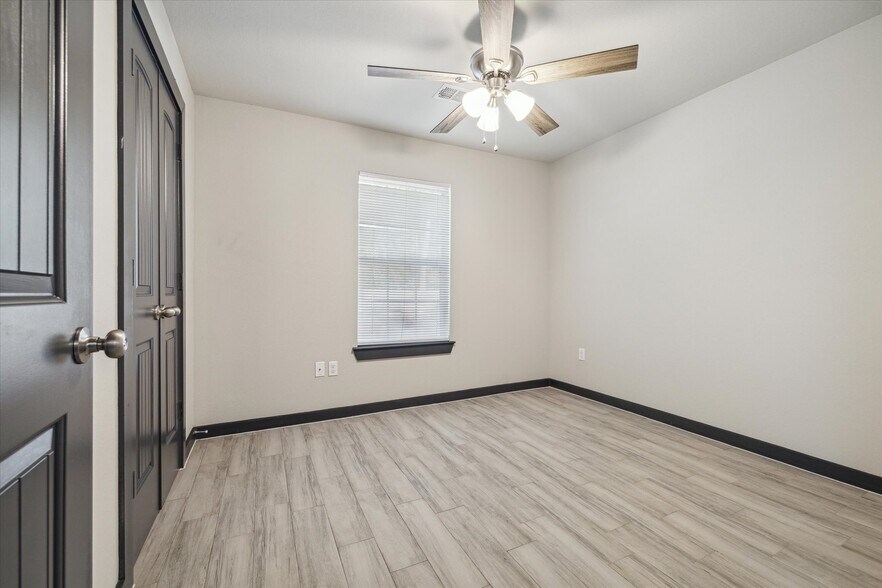 More Photos Of 4610 Denmark St, Houston Multifamily For Sale
