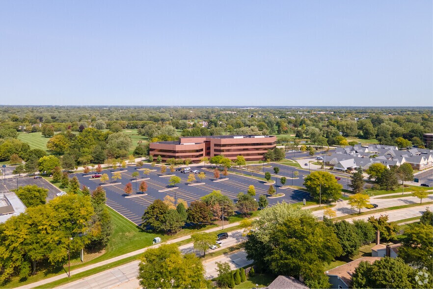 More Photos Of 1100 W Lake Cook Rd, Buffalo Grove Office For Sale