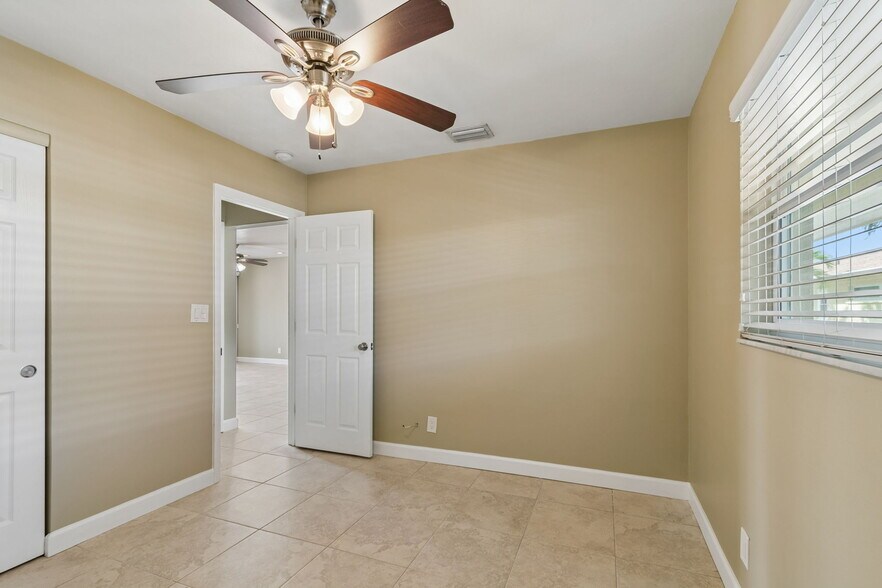 More Photos Of 2307 Bay Blvd, Indian Rocks Beach Apartments For Sale