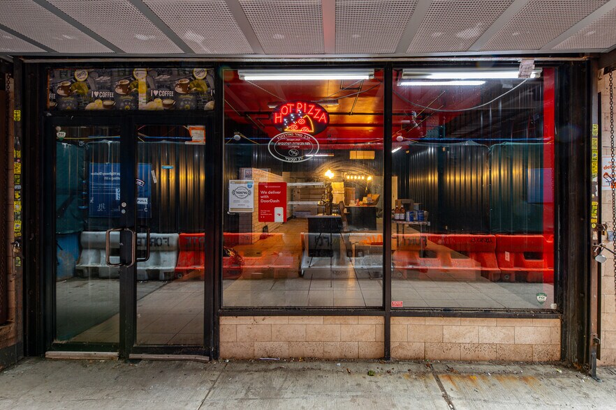 More Photos Of 1997-2013 Mcdonald Ave, Brooklyn Showroom For Lease