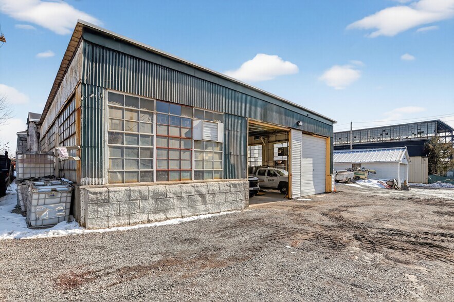 More Photos Of 935 W 6th St, Lansdale Industrial For Sale