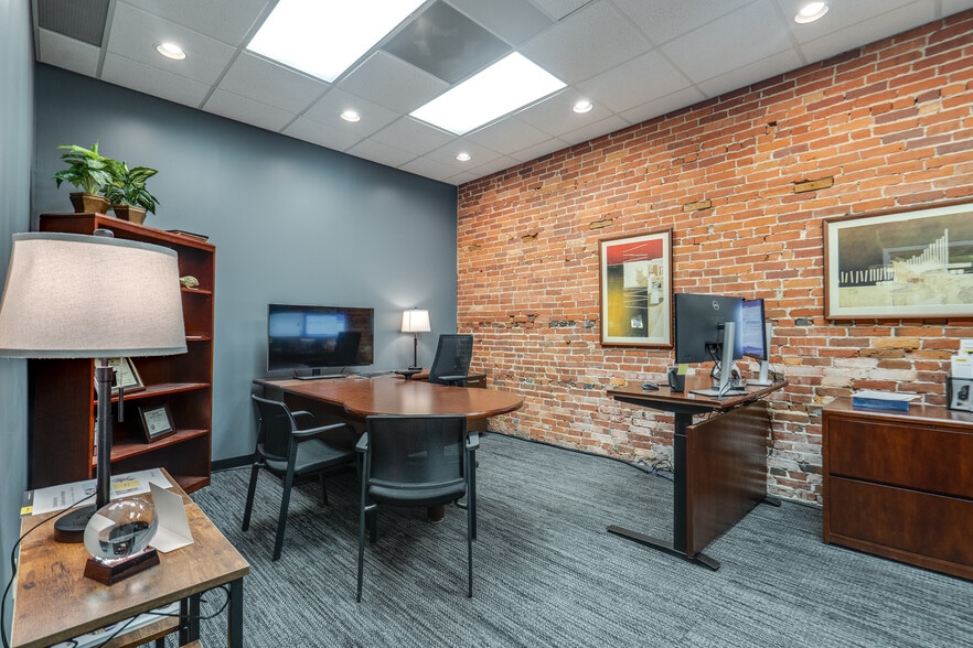 More Photos Of 121-127 E Main St, Ravenna Storefront Retail Office For Sale