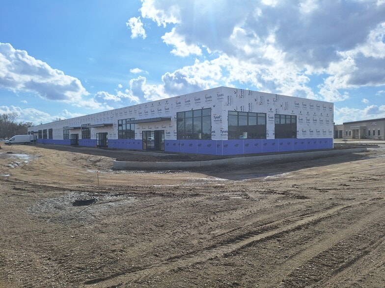 More Photos Of 3749 Landmark Dr dr, Lafayette Restaurant For Lease