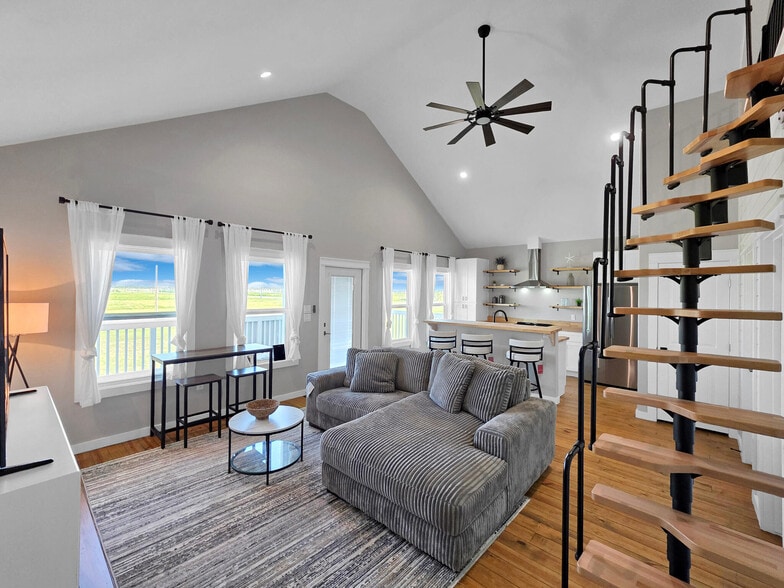 More Photos Of 1021 Sunset Cir, Crystal Beach Specialty For Sale