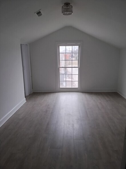 More Photos Of 119 W Main St, Youngsville Freestanding For Lease