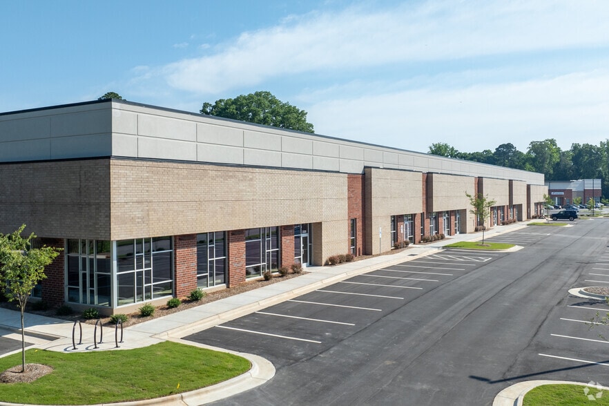 More Photos Of 2041 Energy Dr, Apex Unknown For Lease