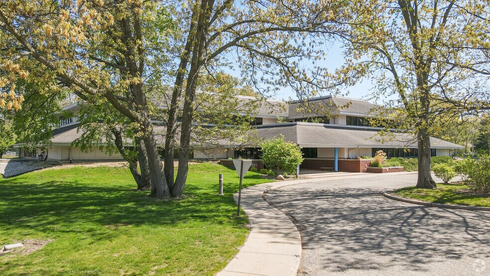 More Photos Of 7895 E Currier Dr, Portage Medical For Lease