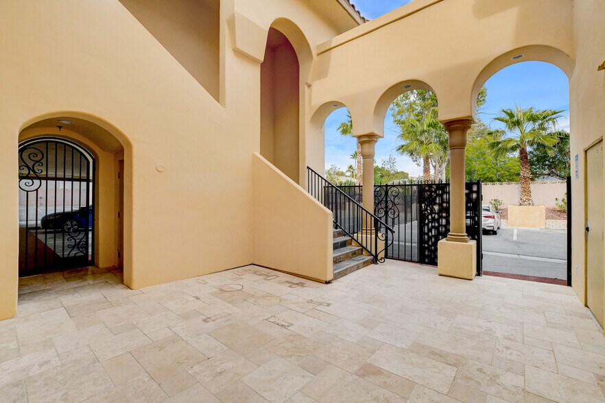 More Photos Of 3470 E Russell Rd, Las Vegas Office For Sale