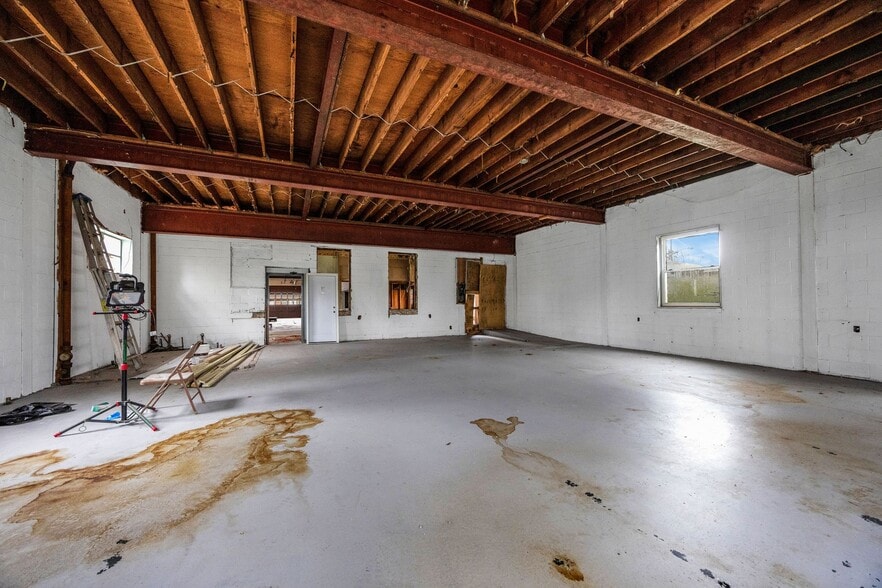 More Photos Of 640 N Broad St, Woodbury Police Fire Station For Sale