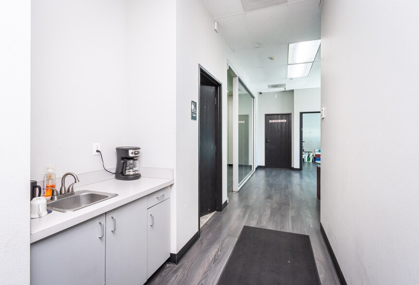 More Photos Of 1264 DuPont Ct, Manteca Warehouse For Sale