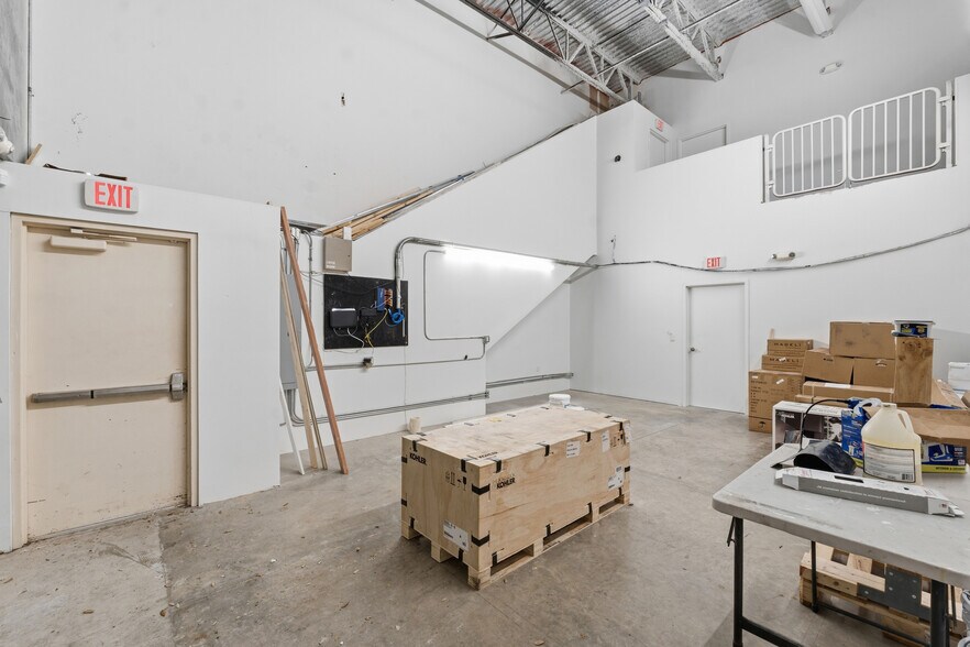 More Photos Of 1039-1039 NW 31st Ave, Pompano Beach Manufacturing For Lease