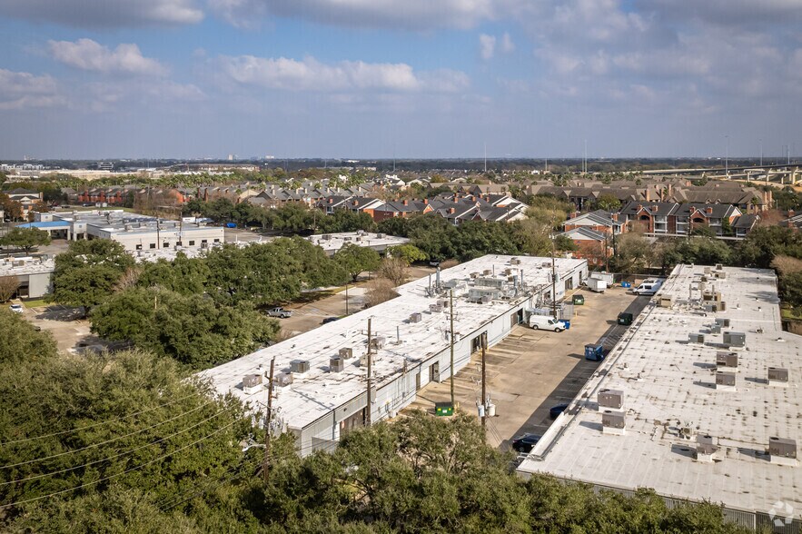 More Photos Of 8285 El Rio St, Houston Light Distribution For Lease