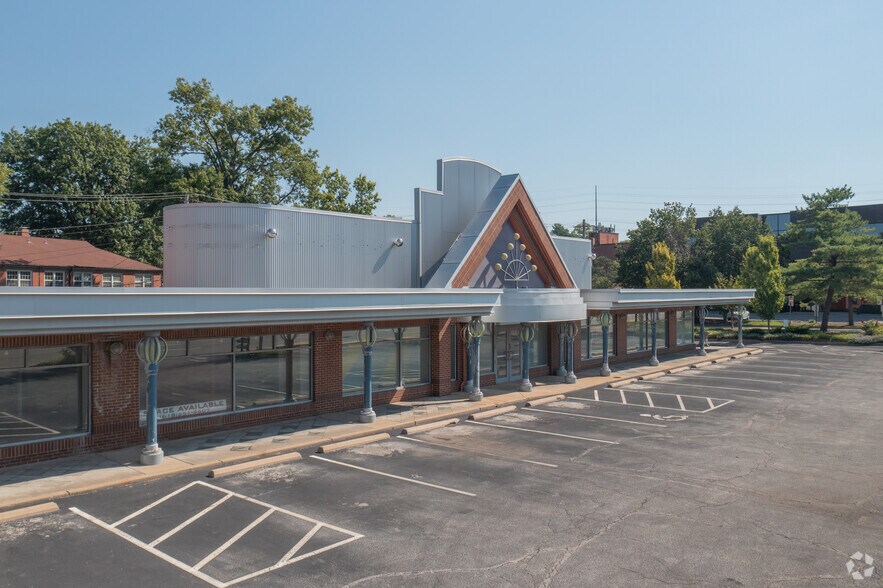 More Photos Of 8211-8221 Clayton Rd, Saint Louis General Retail For Sale