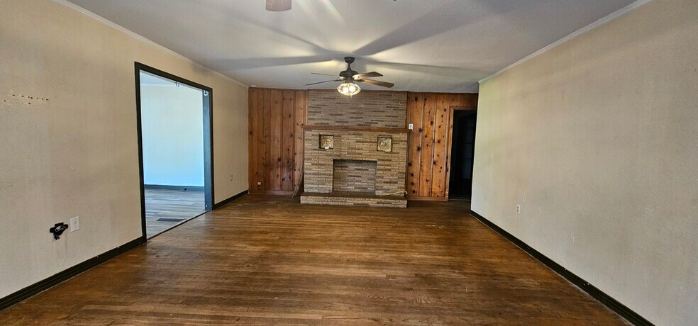 More Photos Of 401 E Pine St, Edgewood Office For Sale