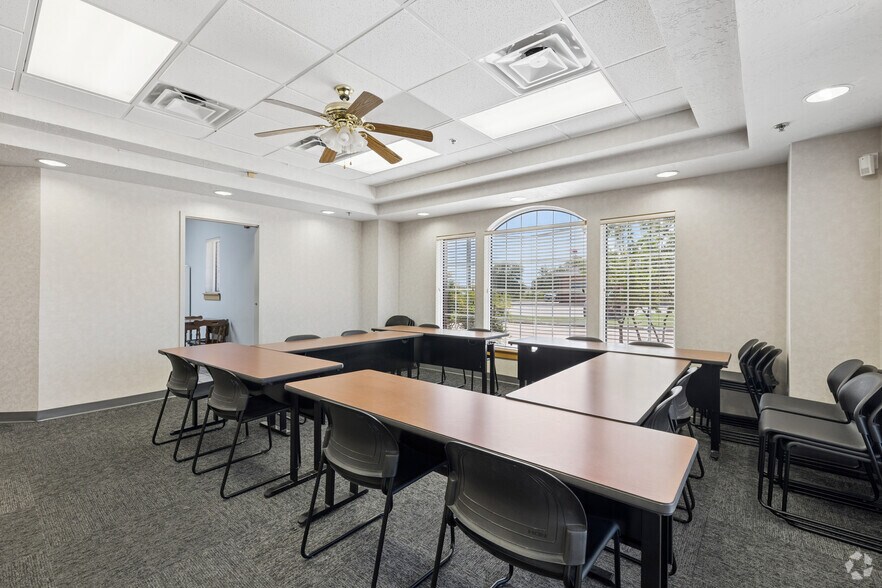 More Photos Of 4920 SW Lee Blvd, Lawton Medical For Sale