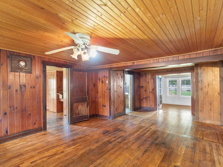 More Photos Of 505 E Main St, Burnsville Apartments For Sale