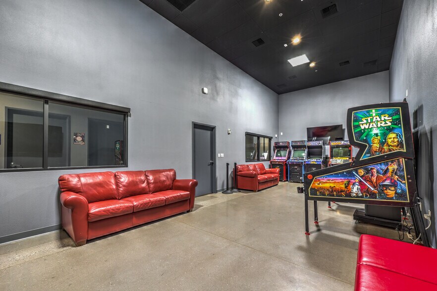 More Photos Of 5321 Cameron St, Las Vegas General Retail For Lease