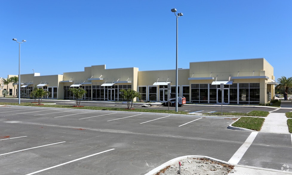 More Photos Of 6555 N Wickham Rd, Melbourne Office For Lease