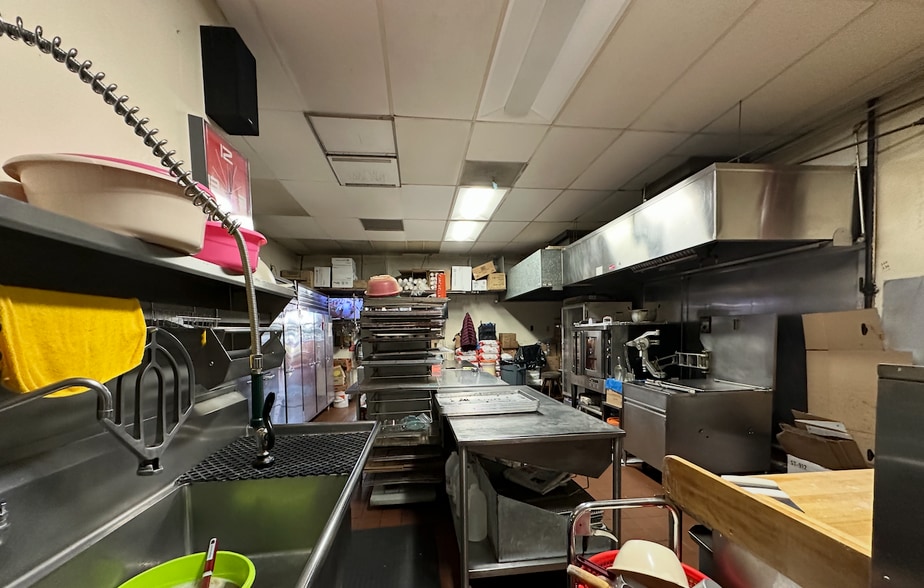 More Photos Of 13100-13118 Sherman Way, North Hollywood Freestanding For Lease