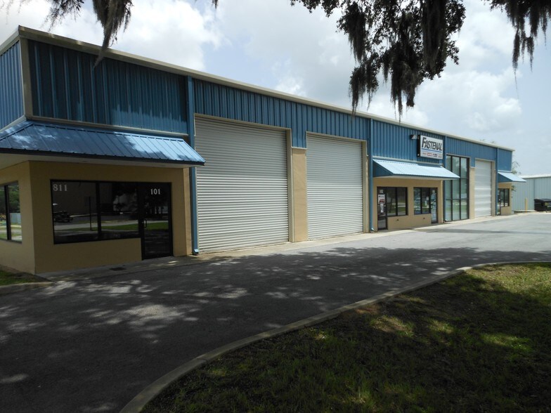 More Photos Of 811 NE 16th St, Ocala Warehouse For Lease