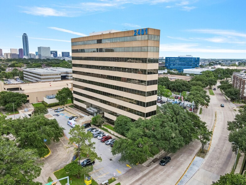 More Photos Of 2401 Fountain View Dr, Houston Office For Sale