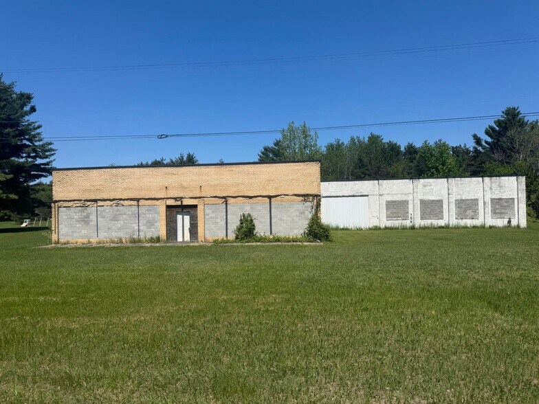 More Photos Of 5860 W Saginaw Rd, Coleman General Retail For Sale