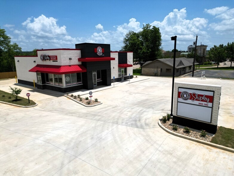 More Photos Of 5308 Old Bullard Rd, Tyler Freestanding For Lease