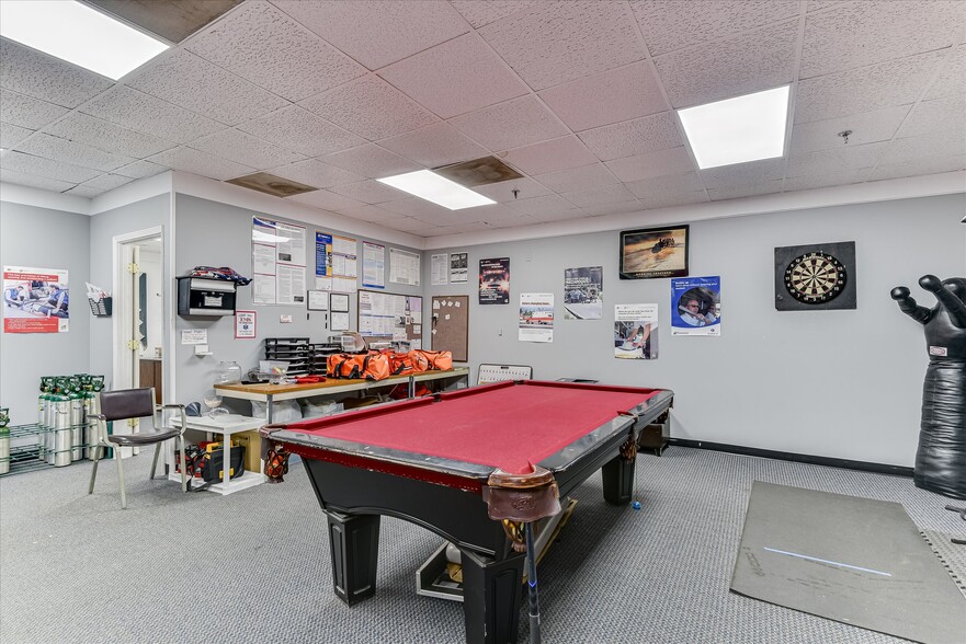 More Photos Of 1089 Augusta Rd, Warrenville Office For Sale