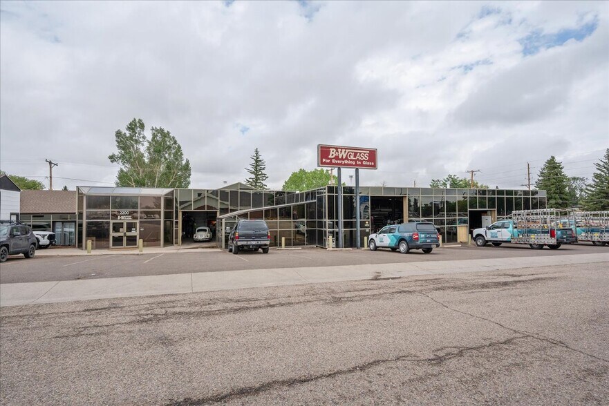 More Photos Of 2200 E 15th St, Cheyenne Flex For Sale