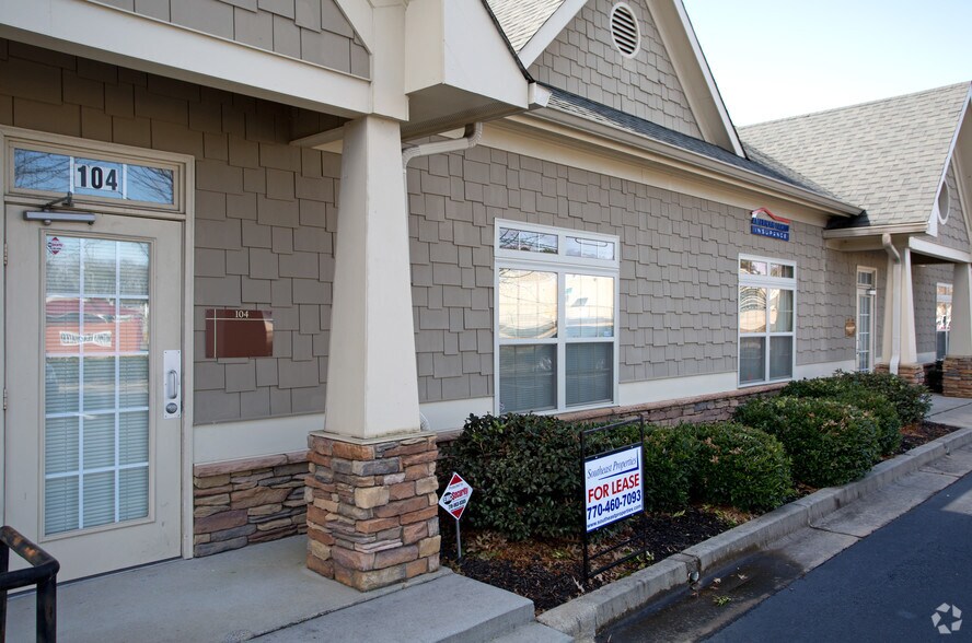 More Photos Of 4910 Old Jonesboro Rd, Union City Office For Lease