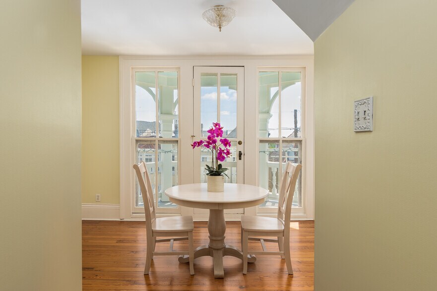 More Photos Of 2727 Saint Charles Ave, New Orleans General Retail For Sale