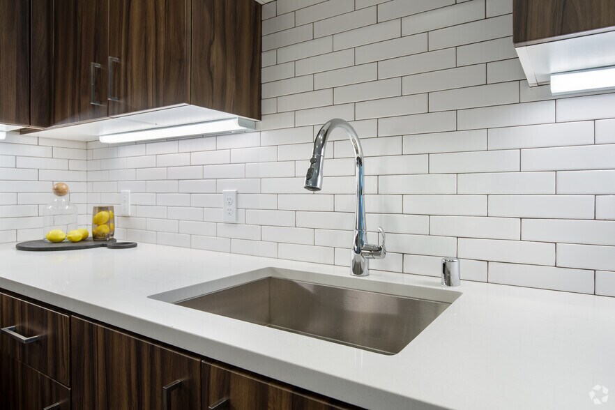 More Photos Of 3093 Broadway, Oakland Apartments For Lease