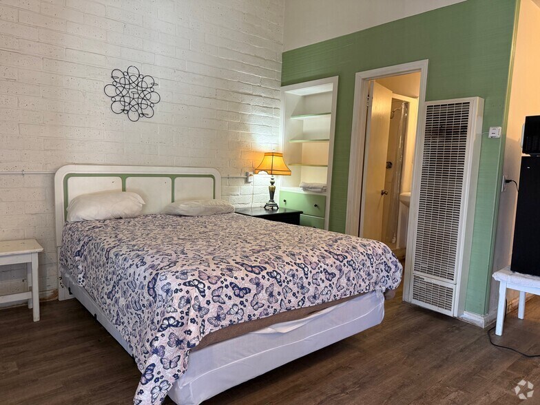 More Photos Of 507 S Curry St, Tehachapi Hotel For Sale