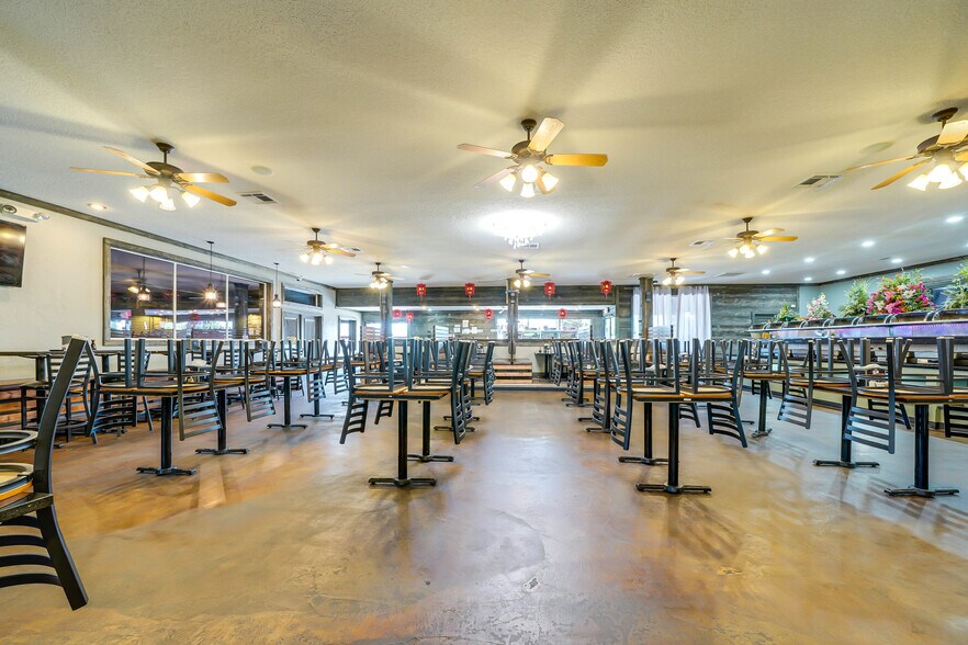 More Photos Of 215 NE 27th Ave, Mineral Wells Restaurant For Sale