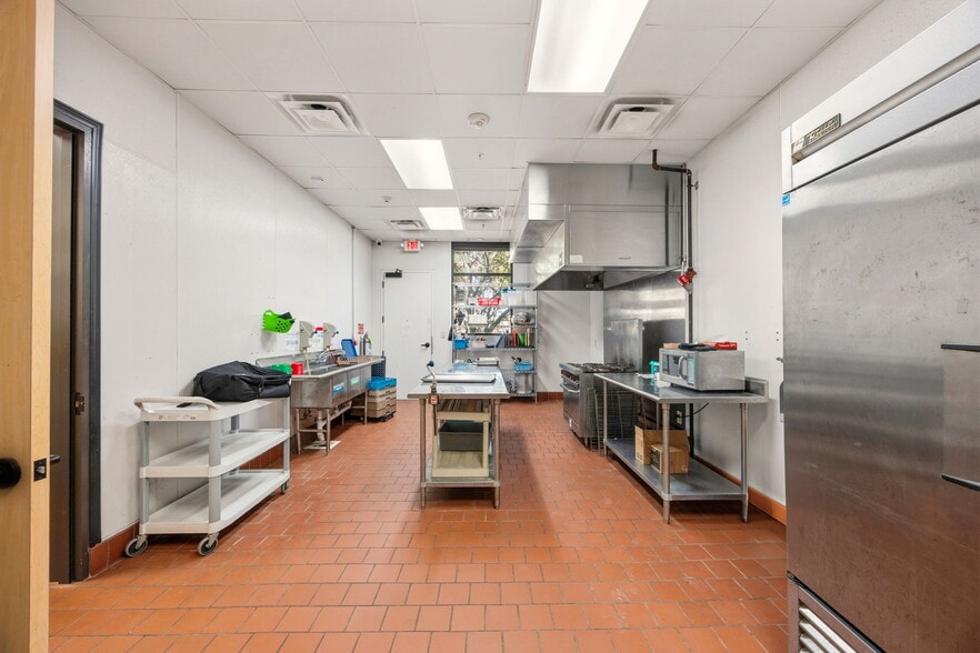 More Photos Of 1507 W Hebron Pky, Carrollton Schools For Sale