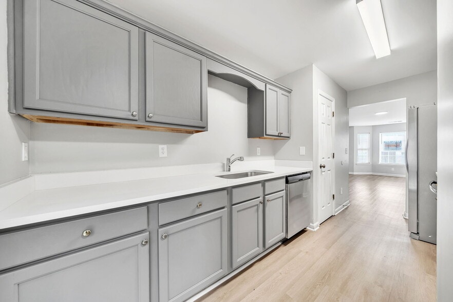 More Photos Of 300 Stonehaven Cir, Cartersville Apartments For Sale