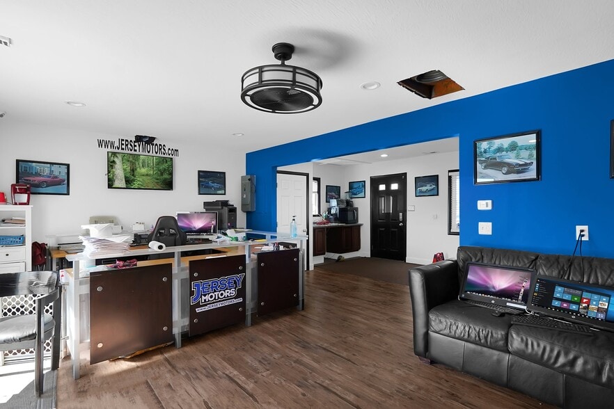 More Photos Of 12323 Worthington Rd SW, Pataskala Auto Dealership For Sale