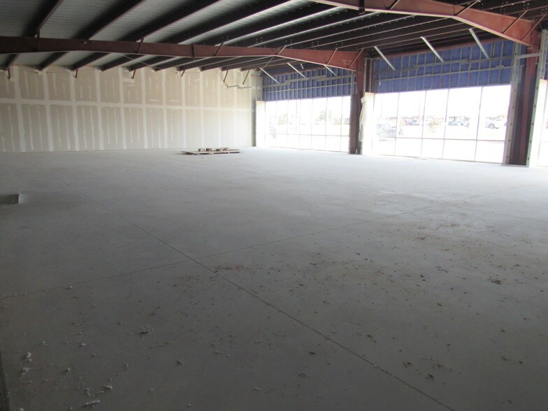 More Photos Of 2102 W Stan Schlueter Loop, Killeen Freestanding For Lease