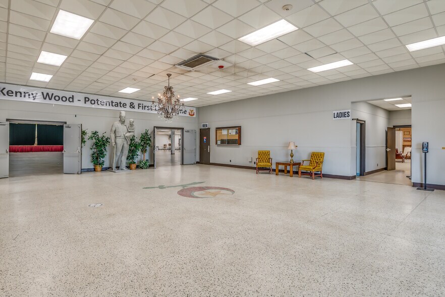 More Photos Of 555 Eastern Blvd, Montgomery Lodge Meeting Hall For Sale