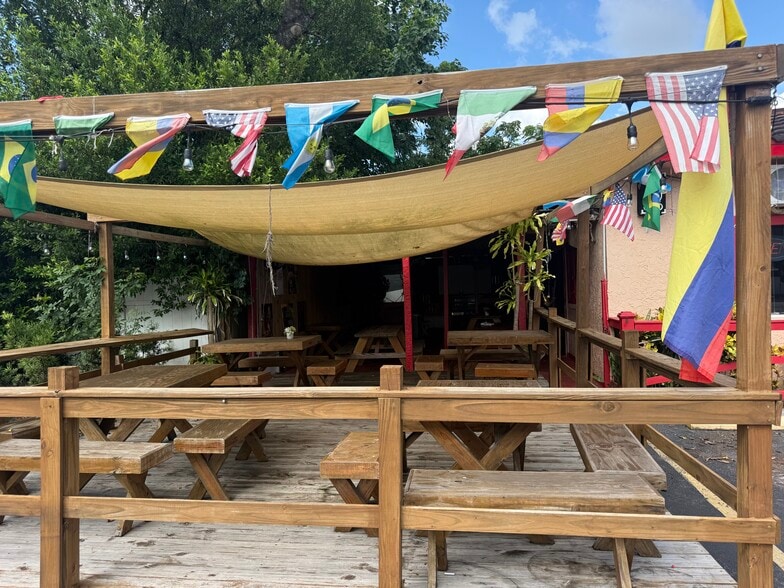 More Photos Of 7212 N Armenia Ave, Tampa Restaurant For Sale