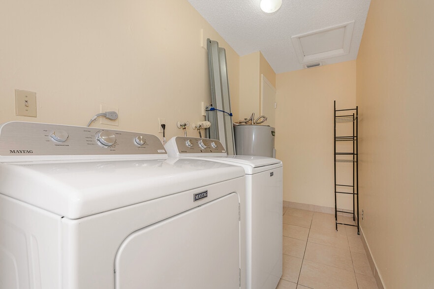 More Photos Of 4063-4065 SW 51st St, Fort Lauderdale Apartments For Sale